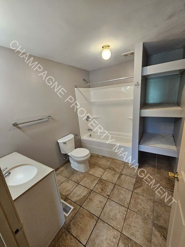 Building Photo - Charming 3-Bedroom Home with Covered Front...