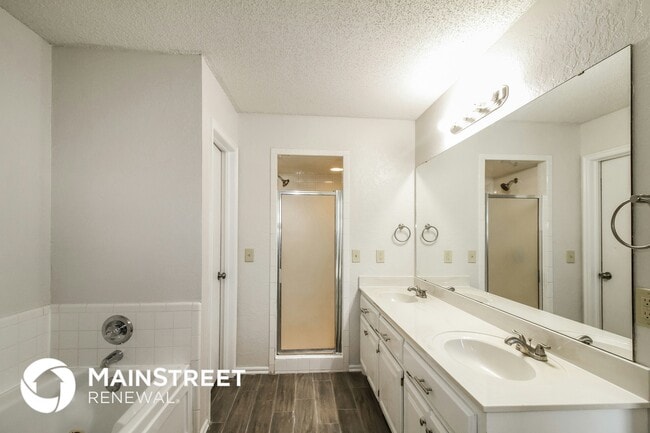 Building Photo - 8808 NW 85th Pl