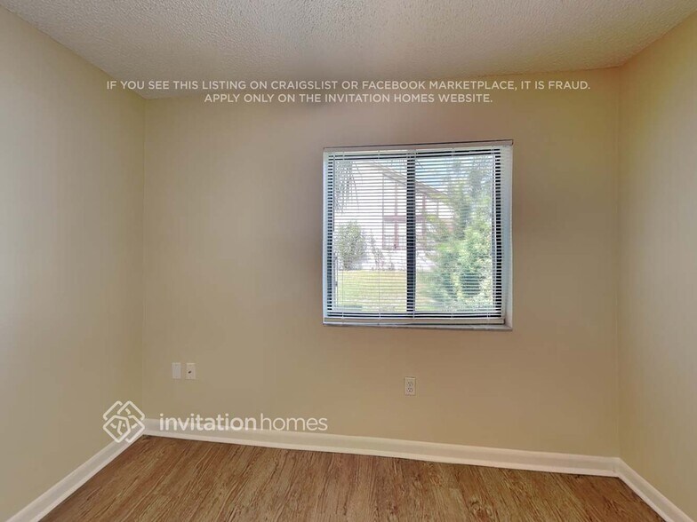 Building Photo - 8201 Helena Dr