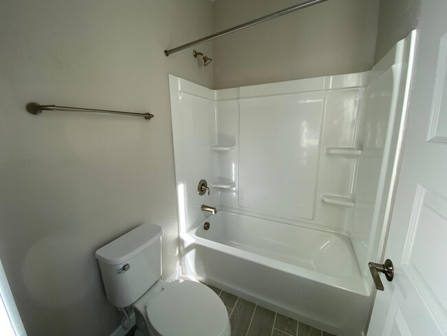 Building Photo - 1312 N Zane Dr