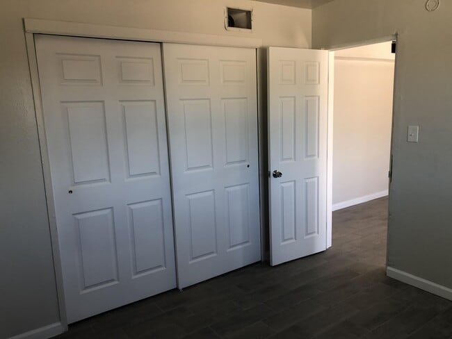 Building Photo - 235 W Kentucky St