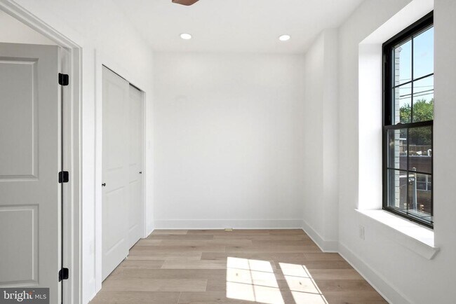 Building Photo - 1720 N 24th St