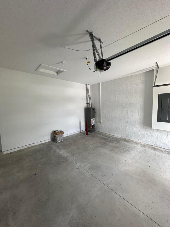 Building Photo - 12166 Viridian Blvd