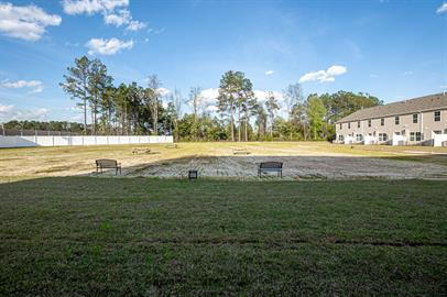 Building Photo - available early oct!