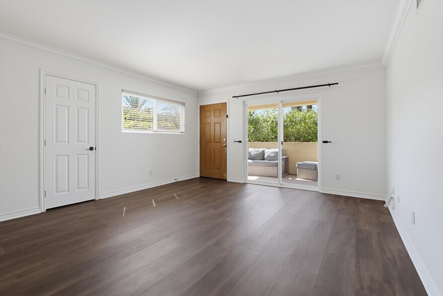 Building Photo - 5046 Los Morros Way