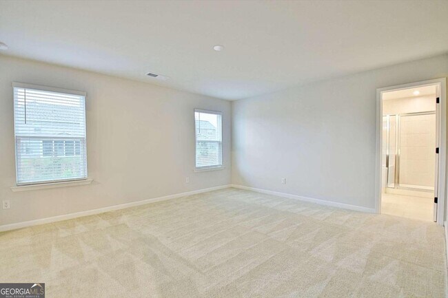 Building Photo - 504 Albertson Ave