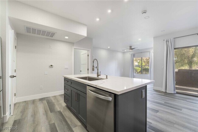 Building Photo - 45 Maleena Mesa St