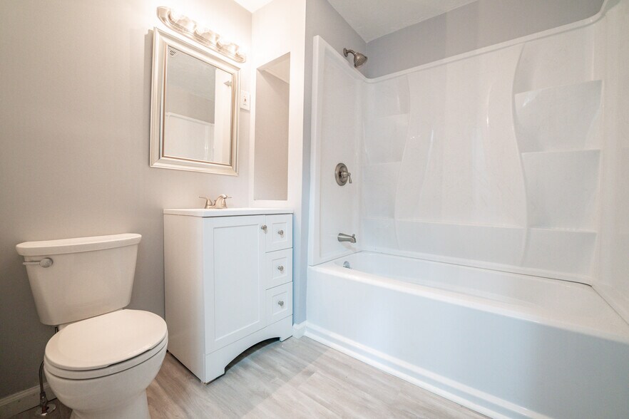 Building Photo - 2085 Marlowe Ave