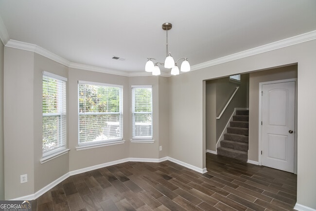 Building Photo - 10950 Southwood Dr