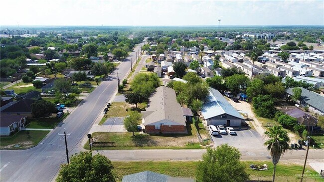 Building Photo - 5 S Holland Ave