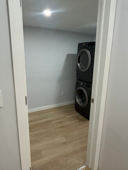 Building Photo - 6859 SW 37th St