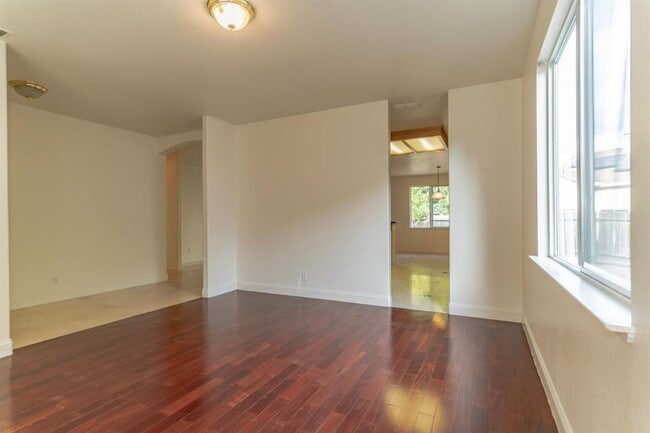 Building Photo - 1727 Wingfoot Dr