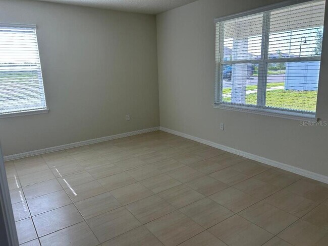 Building Photo - 5548 Settlingstone Ln