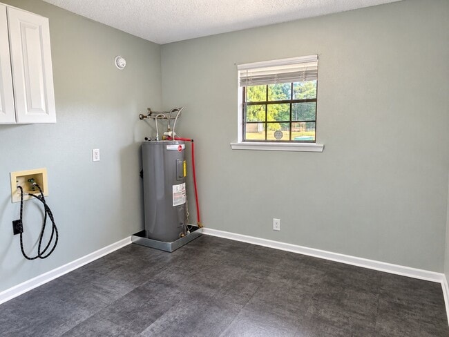 Building Photo - 167 Ramona Dr
