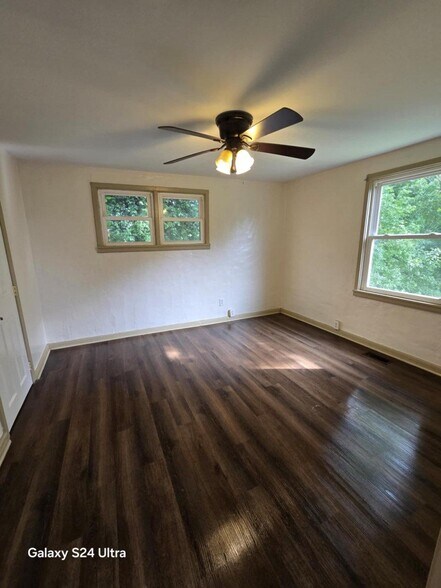Building Photo - 346 Blackburn Ave