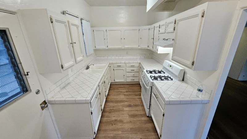 Building Photo - 519 N Gardner St