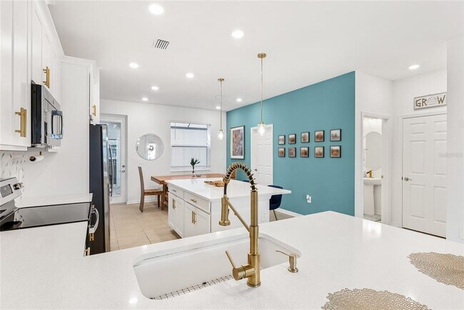 Building Photo - 1808 Fender Ln