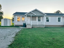 Building Photo - 123 Meadows Ln