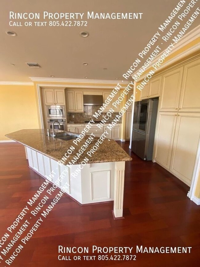 Building Photo - Elegant Long Term Large Home Rental - Load...