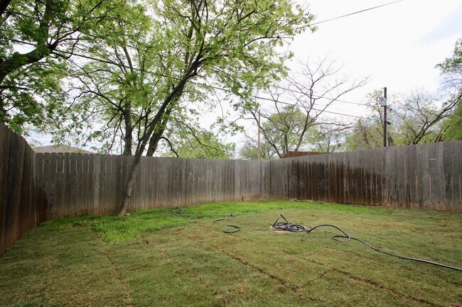 Building Photo - 8028-8030 Tanner