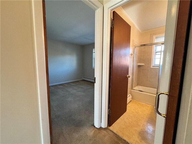 Building Photo - 70 Carroll Ave