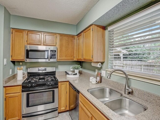 Building Photo - 7506 Montaque Dr