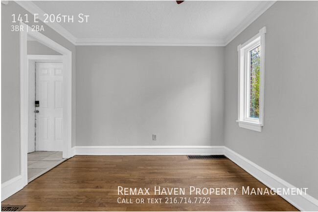 Building Photo - 141 E 206th St