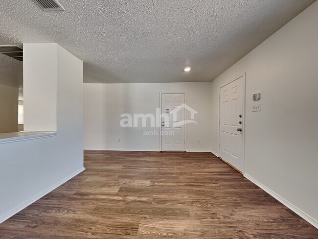 Building Photo - 4809 Palm Ridge Dr