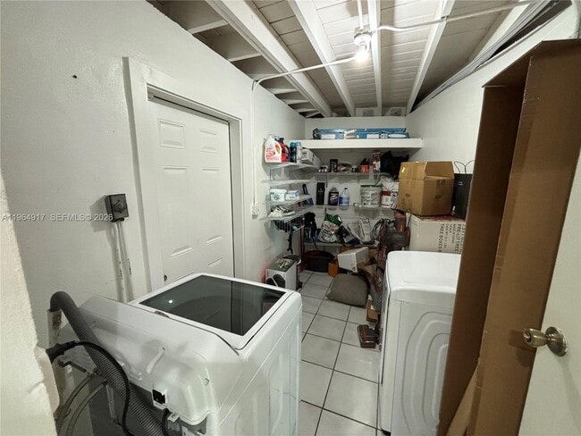 Building Photo - 30 NE 125th St