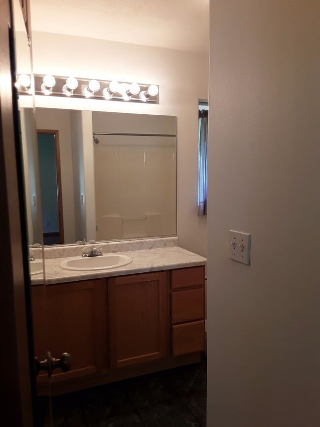 Building Photo - Spacious 3 bedroom 2 bath home in Kula-Available now!