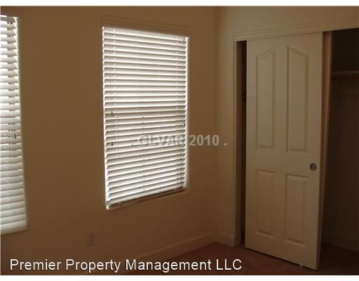 Building Photo - 3 br, 2.5 bath House - 139 Tilbury Ave*