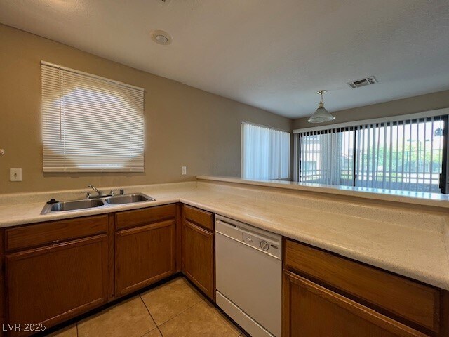 Building Photo - 5070 S Rainbow Blvd