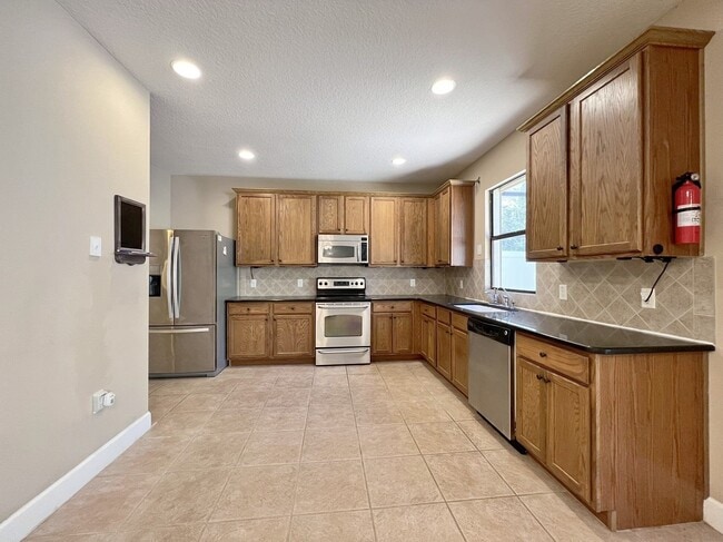 Building Photo - 2532 Glenridge Cir