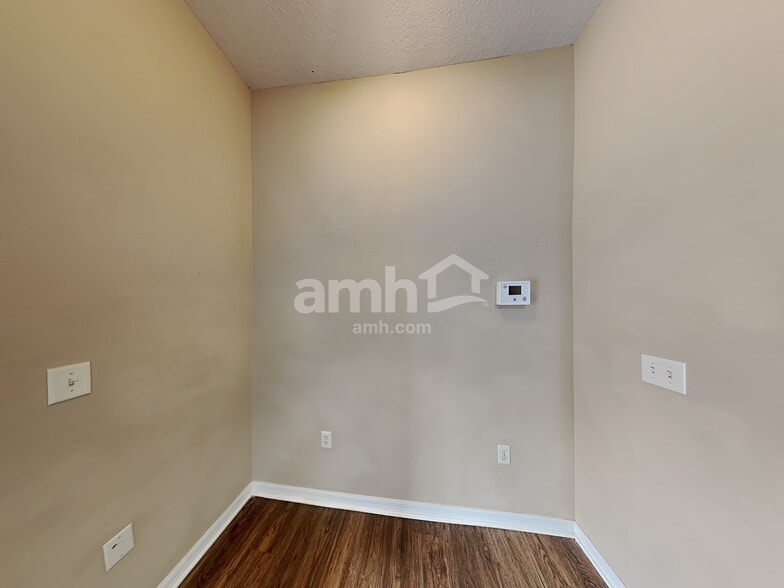 Building Photo - 7653 Merchantville Cir