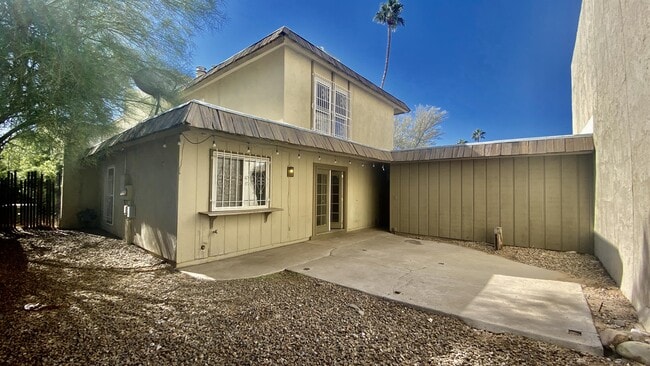Building Photo - 1571 E Prince Rd