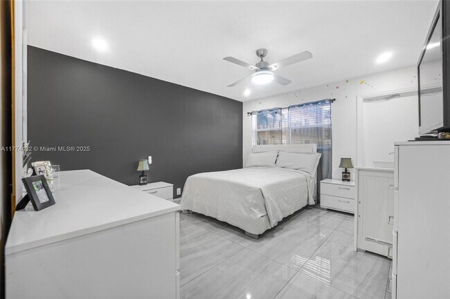 Building Photo - 3930 Crystal Lake Dr