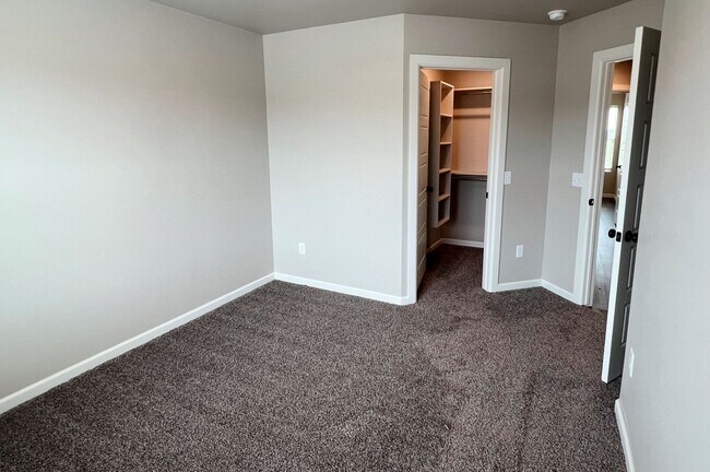 Building Photo - Townhome For Rent NW OKC!