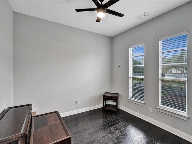 Building Photo - 58 Via Floresta Dr
