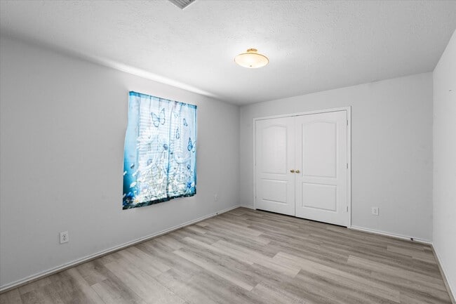 Building Photo - 3914 Clarestone Dr