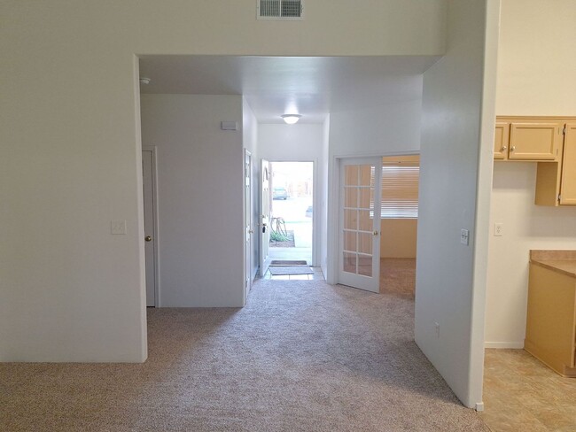 Building Photo - Move in Special! Nice 3 Bedroom Home with ...