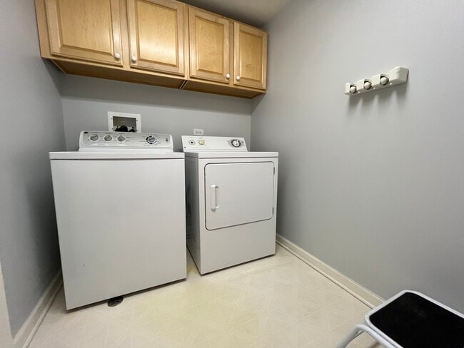 Building Photo - 11 S Wille St