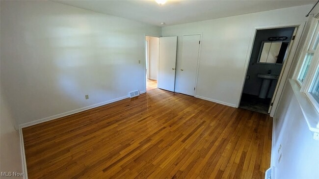 Building Photo - 523 Harris Rd