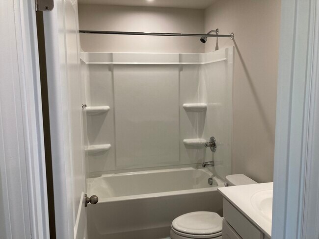 Building Photo - 565 Hampton Townes Dr