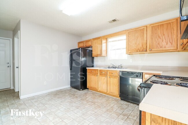 Building Photo - 213 Klinetop Dr