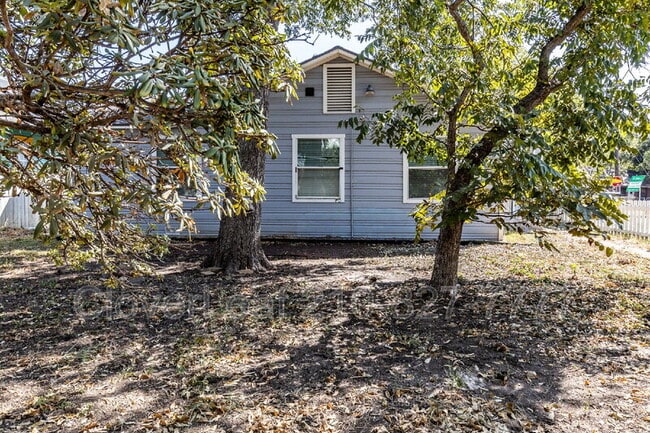 Building Photo - 139 Hansford St