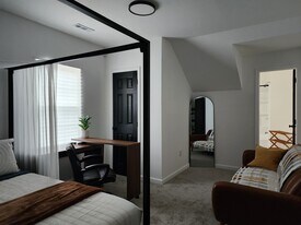 Building Photo - 94 Hampton Roads Ave