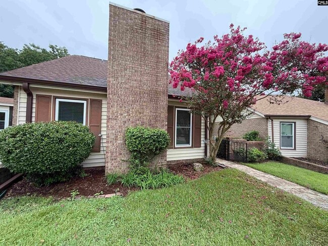 Primary Photo - 104 Tee Ct