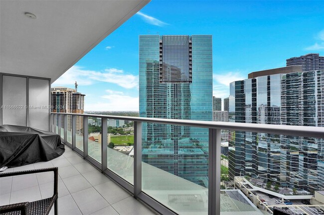 Building Photo - 1300 Brickell Bay Dr