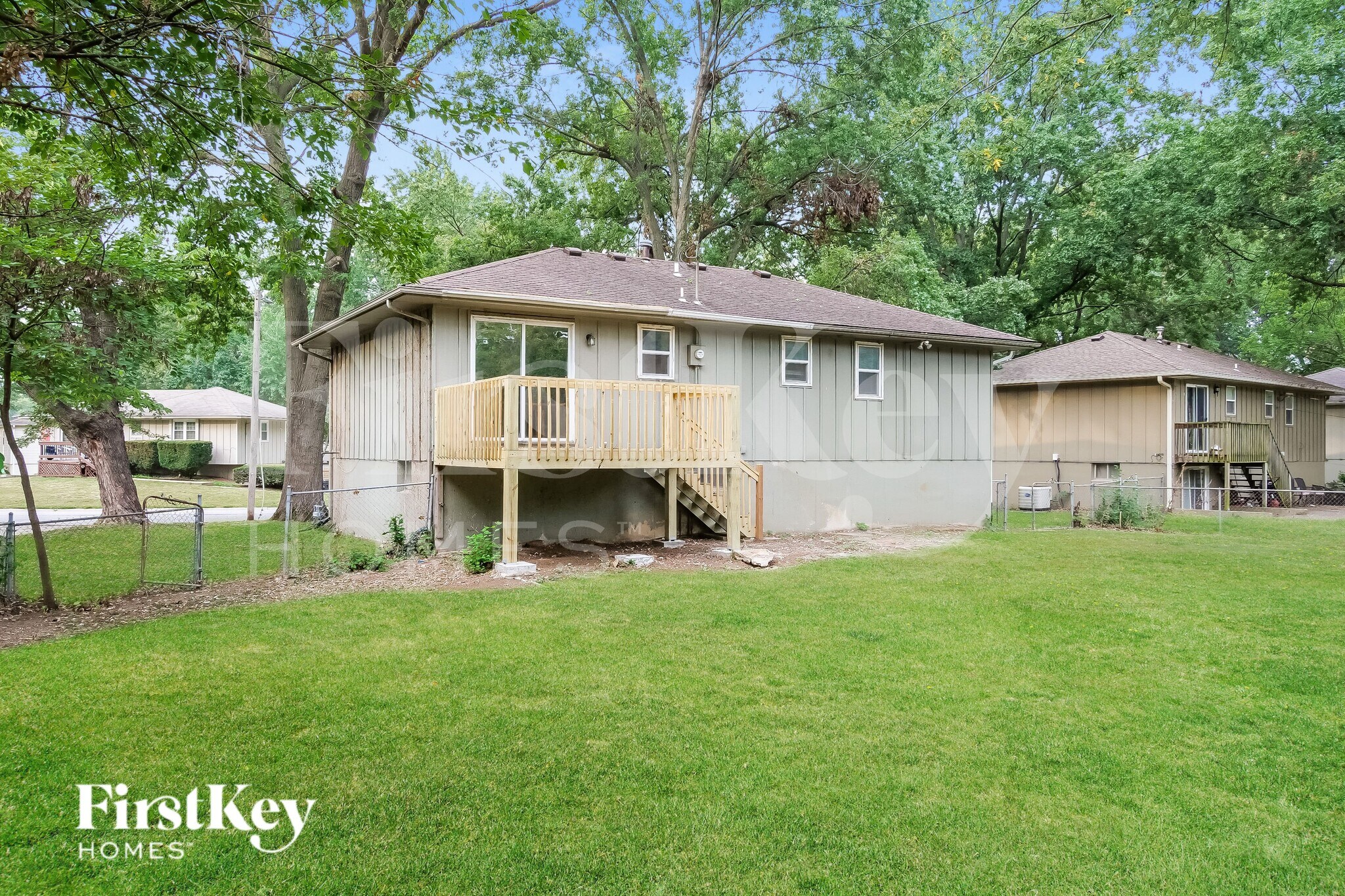 Building Photo - 309 NE Sunnybrook Dr