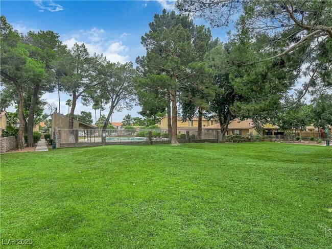 Building Photo - 2248 Short Pine Dr